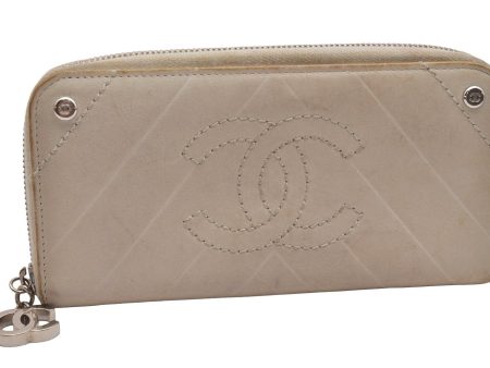 Authentic CHANEL Calf Skin V Stitch Vintage Long Wallet Purse White CC 5987J Online Hot Sale