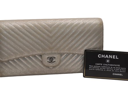 Authentic CHANEL Lamb Skin V Stitch CC Logo Long Wallet Purse Silver 4086J Discount